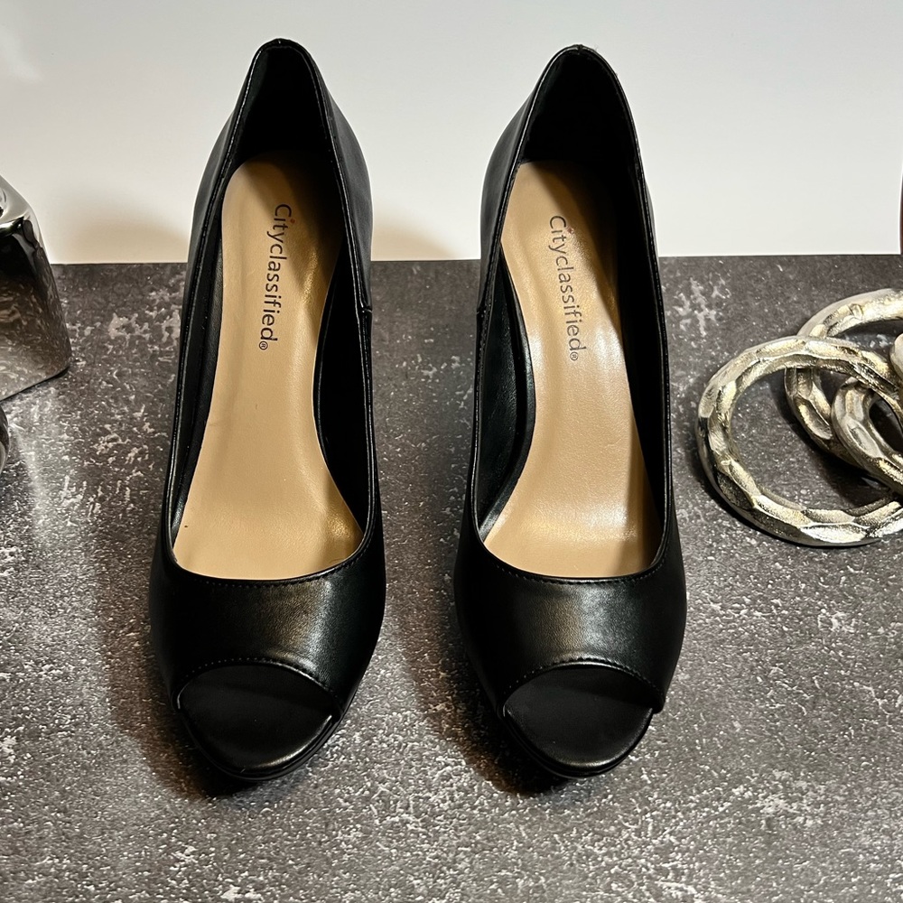 Cityclassified Vegan Leather Black Heels SZ‎ 8